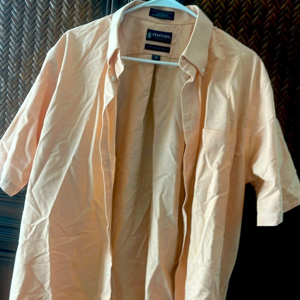 Staffers Essentials men’s dress shirt sleeve shirt.